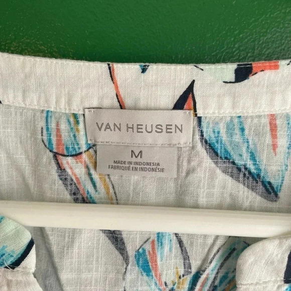 CLEARANCE! Van Heusen Tropical Cruise Top Blouse EUC! Size Medium - Picture 4 of 4